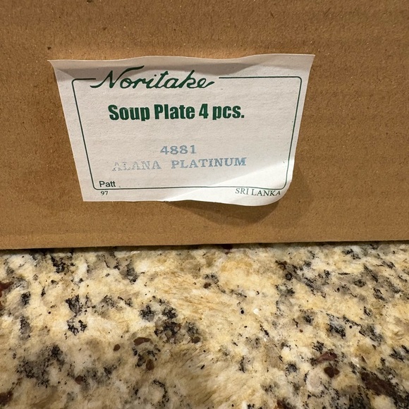 Noritake Alana platinum soup plate (actually a bowl) - Picture 6 of 6